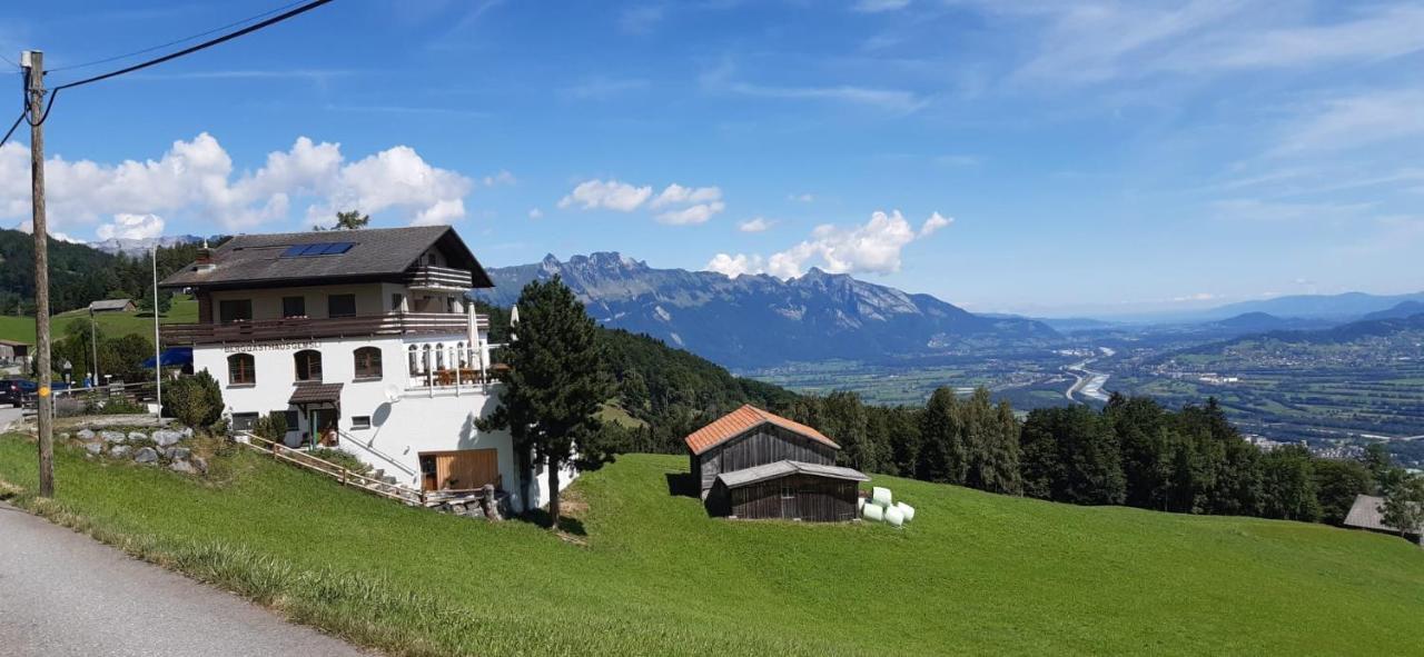 Aparthotel-Almgasthaus Gemsli - A Bisal Oesterreich Ueberm Schweizer Rheintal Sevelen Exterior photo
